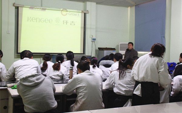 武汉糕点学校哪家好 武汉最好的糕点学校  学做糕点 学糕点