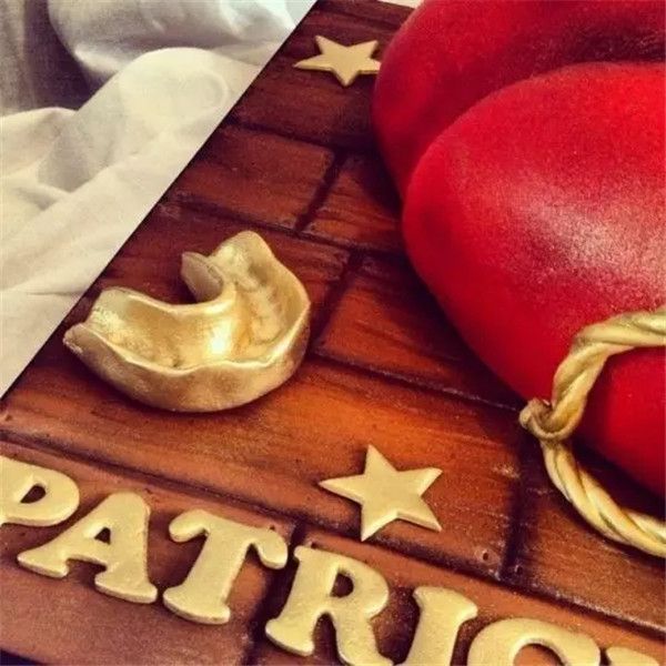 蛋糕培训学校，武汉哪里学蛋糕