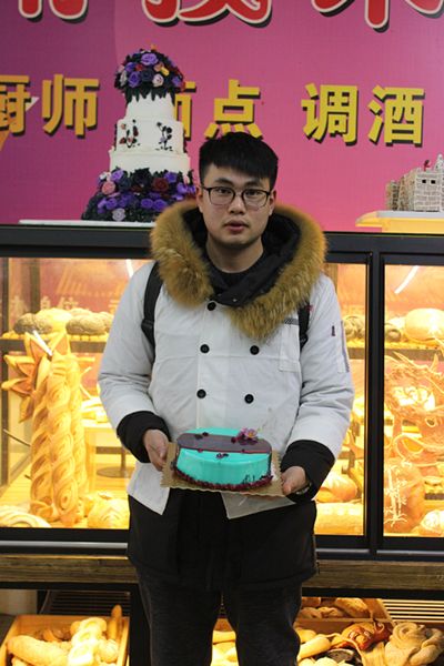 武汉金领学校帅哥不少