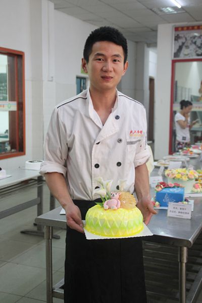 武汉金领学校帅哥不少