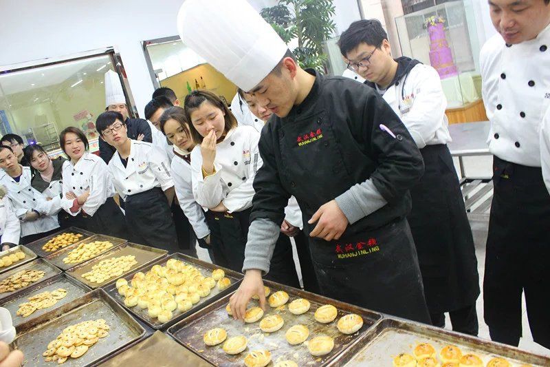学做面包饼干学校