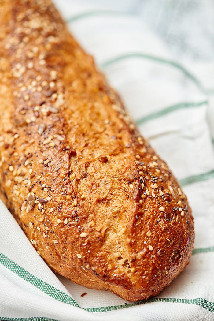 这才是正宗欧式面包-法棍的做法,材料简单,制作则蕴含无限技巧