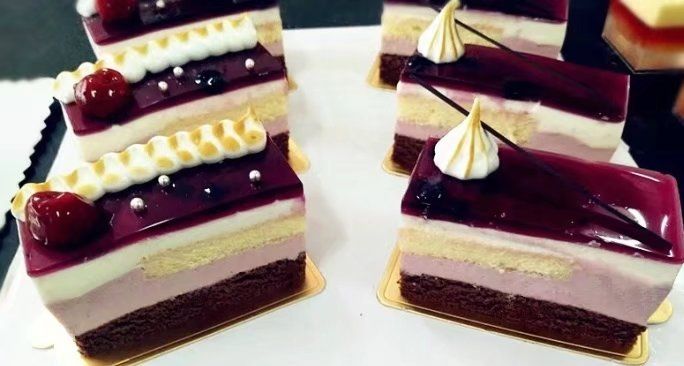 武汉金领学校西点班一周学习的几款慕斯甜品蛋糕,心动了没? - 学校新